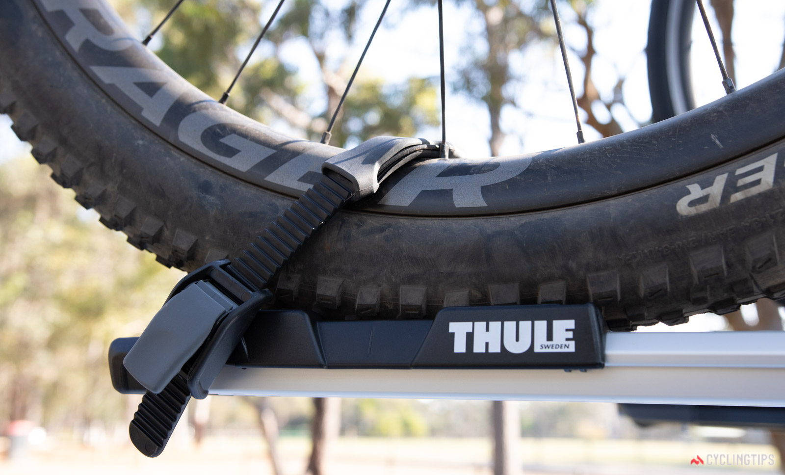 Thule UpRide 599 rack review wheel tray